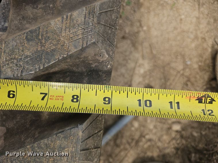 image for item OJ9832 2005 Bobcat 323 mini excavator