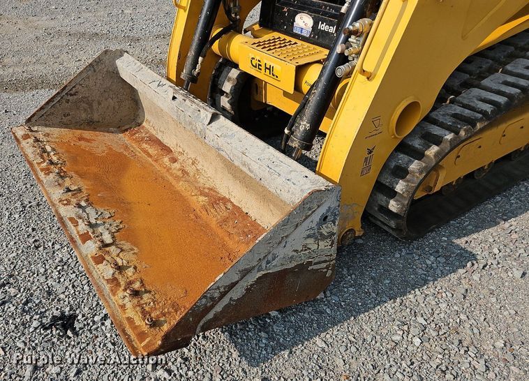 image for item OJ9841 2022 Gehl VT320 tracked skid steer loader