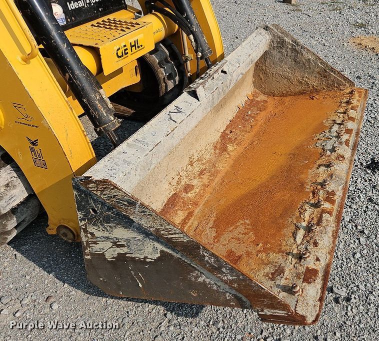 image for item OJ9841 2022 Gehl VT320 tracked skid steer loader