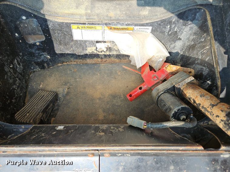 image for item OJ9841 2022 Gehl VT320 tracked skid steer loader