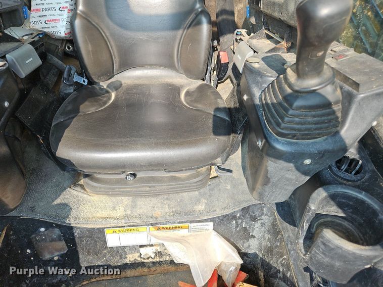 image for item OJ9841 2022 Gehl VT320 tracked skid steer loader