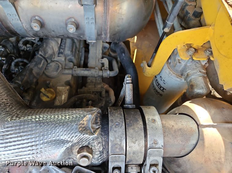 image for item OJ9841 2022 Gehl VT320 tracked skid steer loader