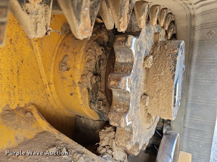 image for item OJ9841 2022 Gehl VT320 tracked skid steer loader