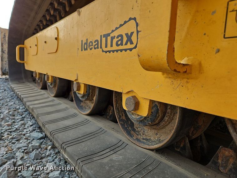 image for item OJ9841 2022 Gehl VT320 tracked skid steer loader