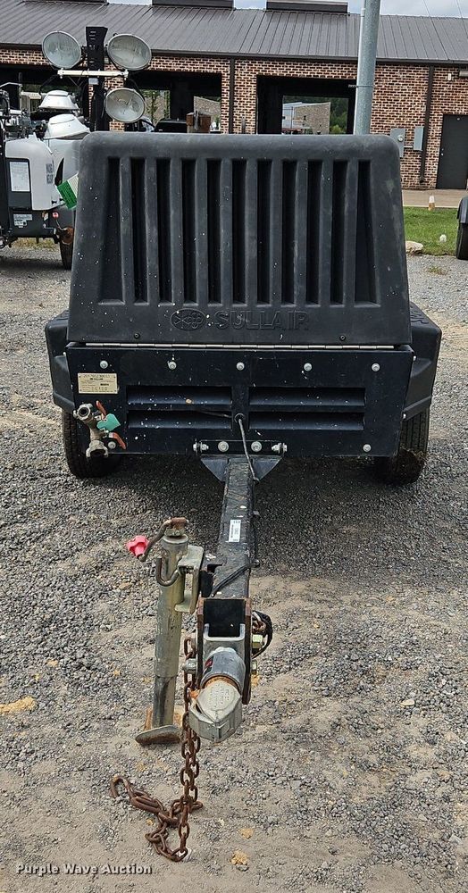 image for item OJ9845 2017 Sullair 185D air compressor