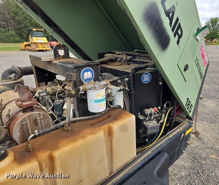 image for item OJ9845 2017 Sullair 185D air compressor