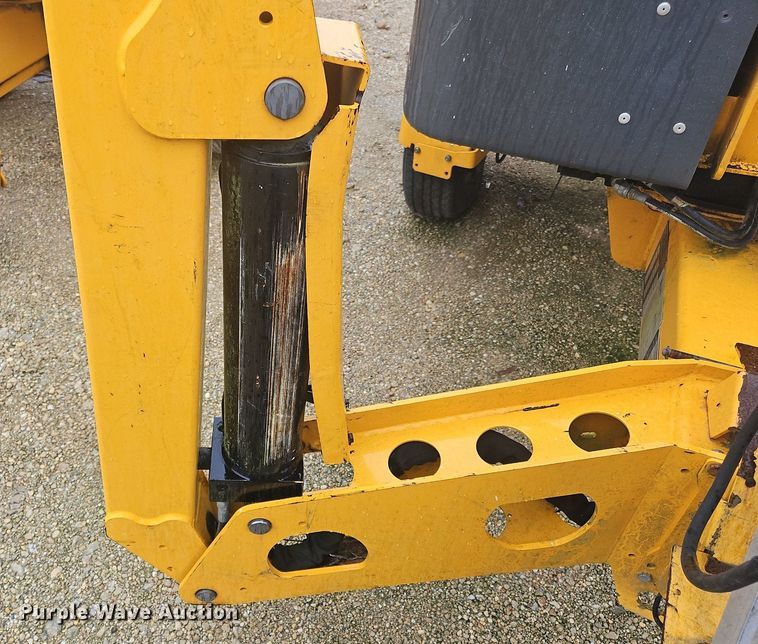 image for item OJ9848 2019 Biljax 5533A boom lift