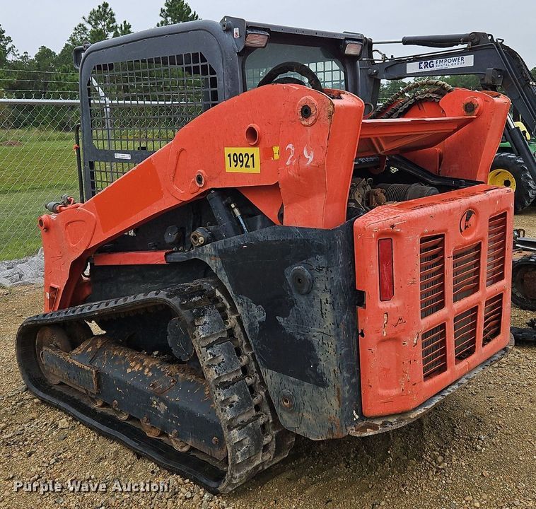 image for item OJ9849 2019 Kubota SVL75-2 tracked skid steer loader