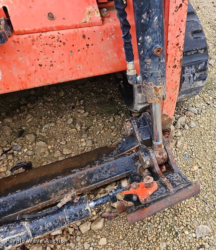 image for item OJ9849 2019 Kubota SVL75-2 tracked skid steer loader