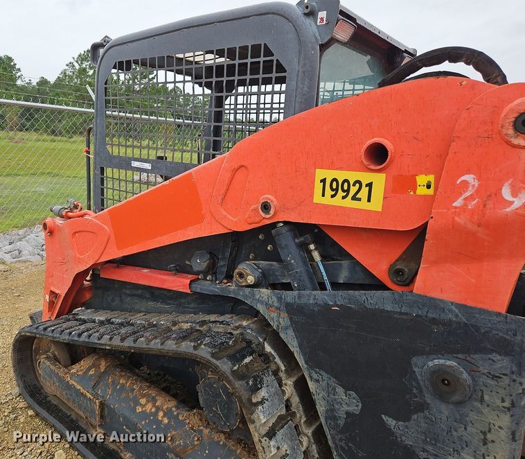 image for item OJ9849 2019 Kubota SVL75-2 tracked skid steer loader
