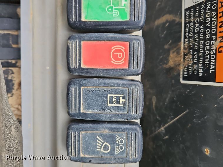 image for item OJ9849 2019 Kubota SVL75-2 tracked skid steer loader