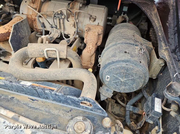 image for item OJ9849 2019 Kubota SVL75-2 tracked skid steer loader