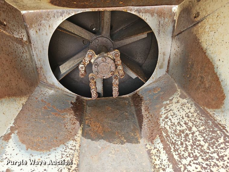 image for item OJ9854 2017 FINN B70T straw blower