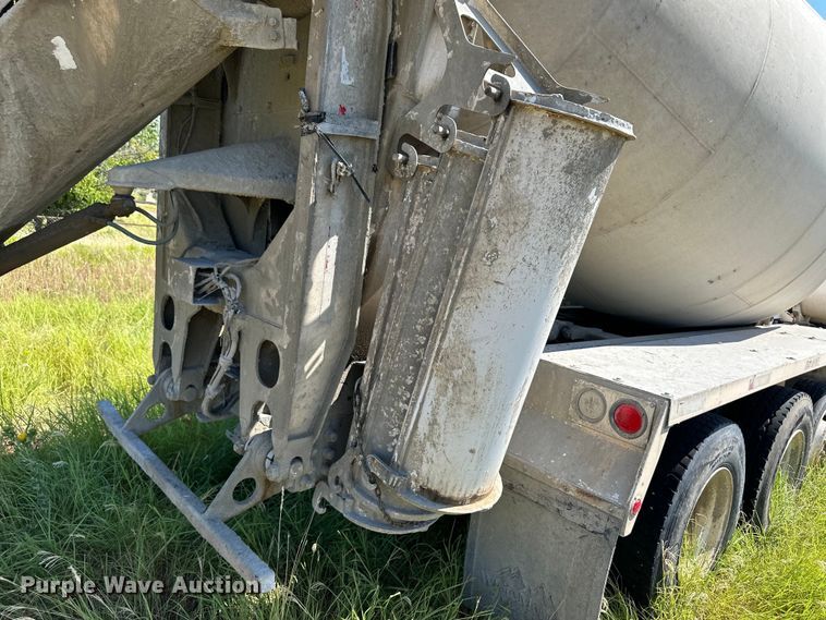 image for item OM9586 1999 Mack RD690S ready mix truck