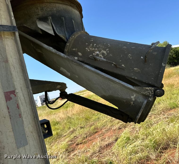 image for item OM9586 1999 Mack RD690S ready mix truck