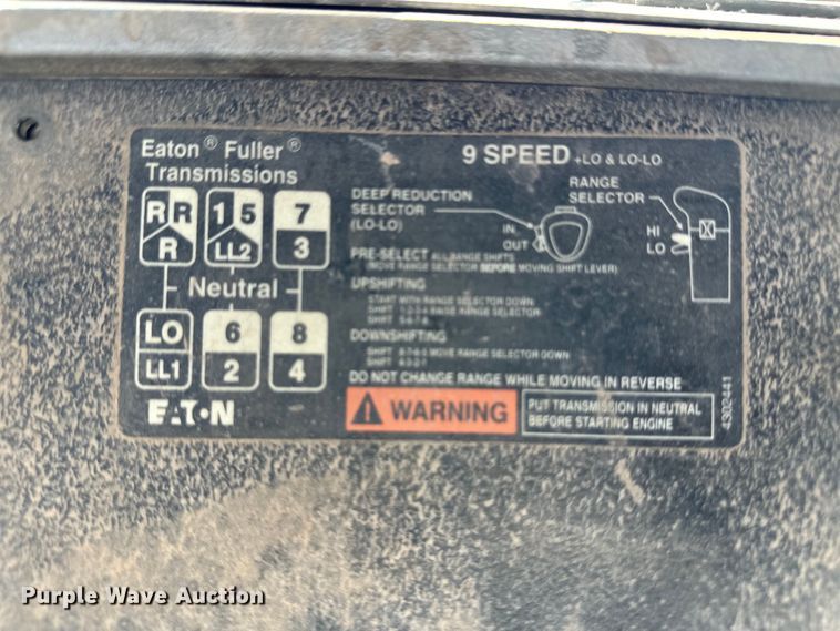 image for item OM9586 1999 Mack RD690S ready mix truck