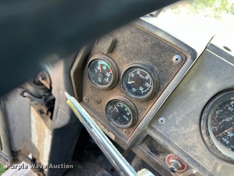 image for item OM9586 1999 Mack RD690S ready mix truck