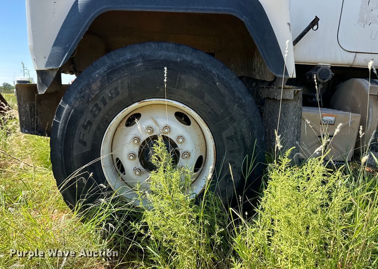 image for item OM9586 1999 Mack RD690S ready mix truck