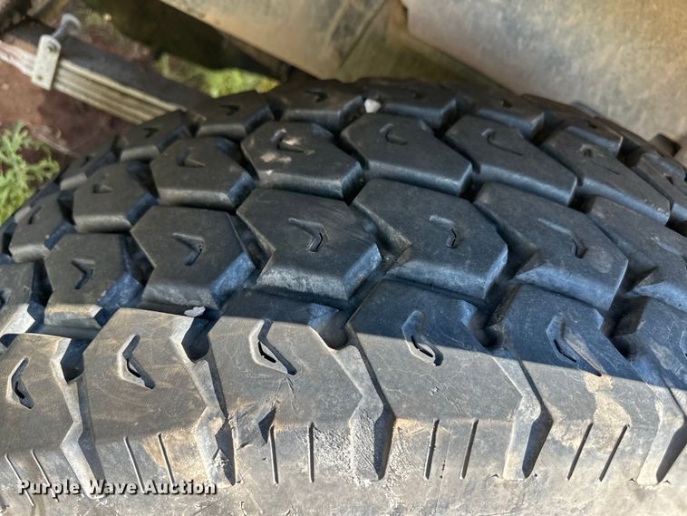 image for item OM9586 1999 Mack RD690S ready mix truck