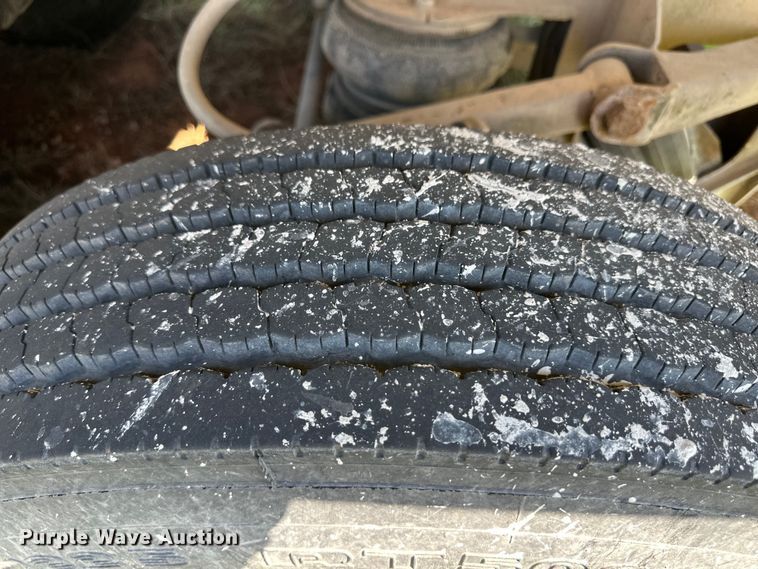 image for item OM9586 1999 Mack RD690S ready mix truck