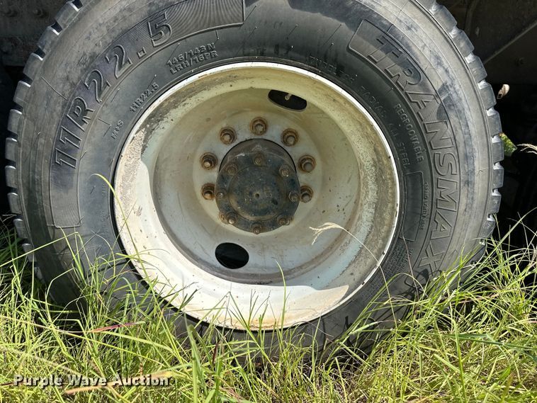 image for item OM9586 1999 Mack RD690S ready mix truck