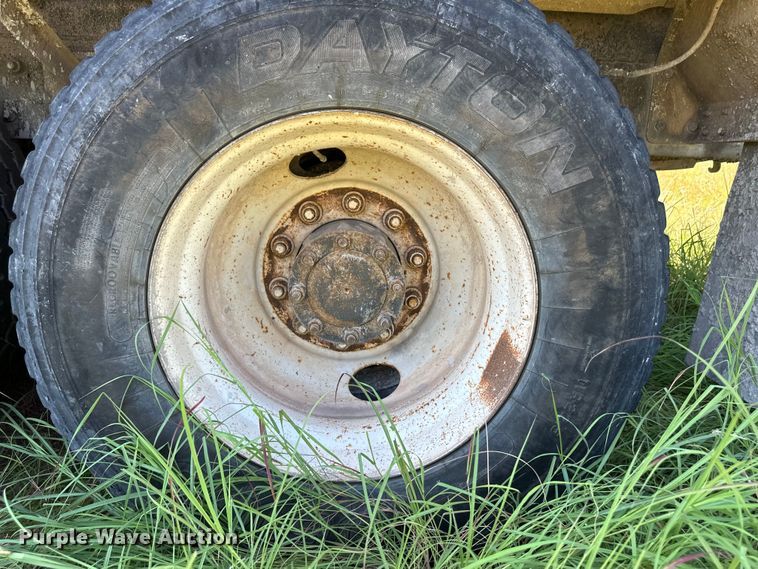 image for item OM9586 1999 Mack RD690S ready mix truck