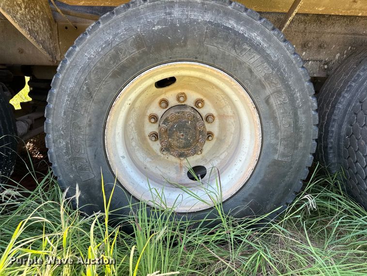 image for item OM9586 1999 Mack RD690S ready mix truck