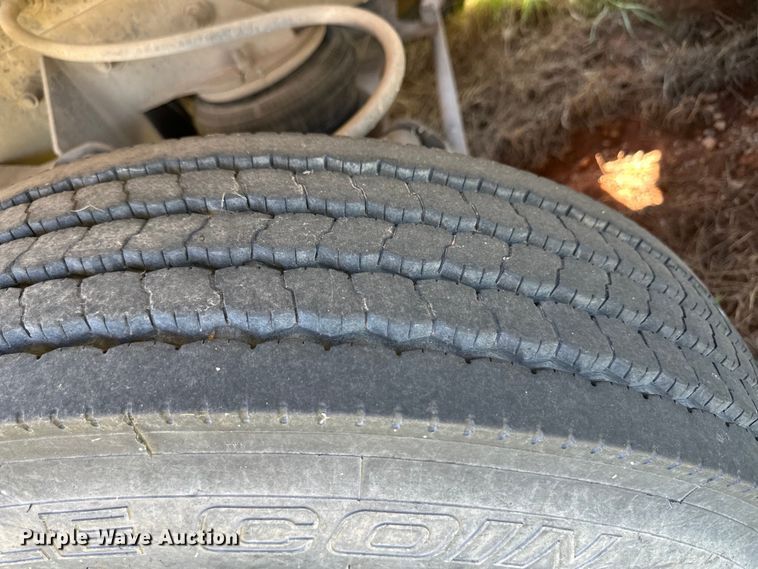 image for item OM9586 1999 Mack RD690S ready mix truck