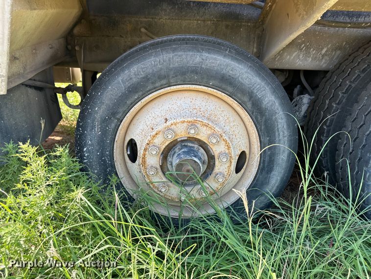 image for item OM9586 1999 Mack RD690S ready mix truck