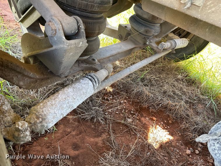 image for item OM9586 1999 Mack RD690S ready mix truck