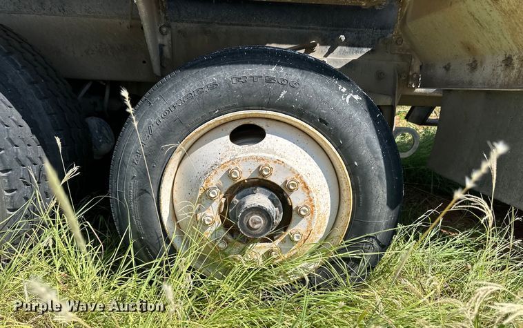 image for item OM9586 1999 Mack RD690S ready mix truck