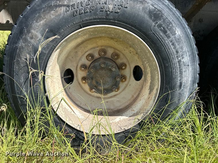 image for item OM9586 1999 Mack RD690S ready mix truck