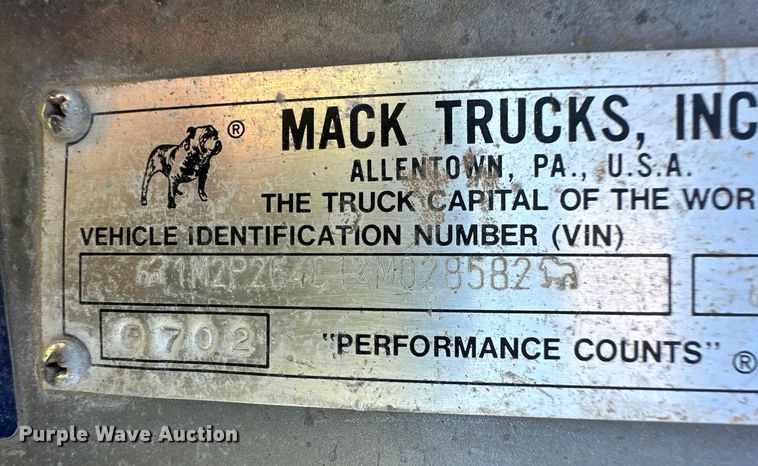 image for item OM9586 1999 Mack RD690S ready mix truck