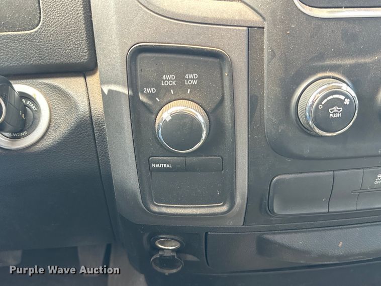 image for item DD3196 2013 Dodge Ram 1500 Crew Cab pickup truck