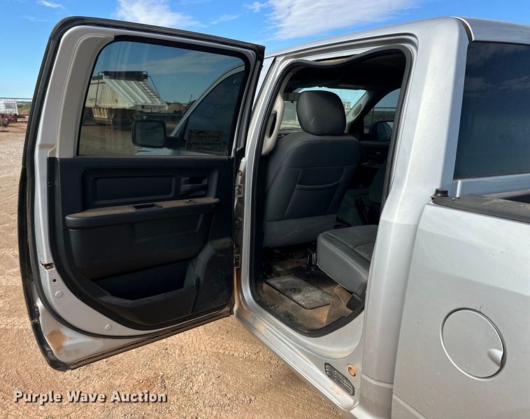 image for item DD3196 2013 Dodge Ram 1500 Crew Cab pickup truck