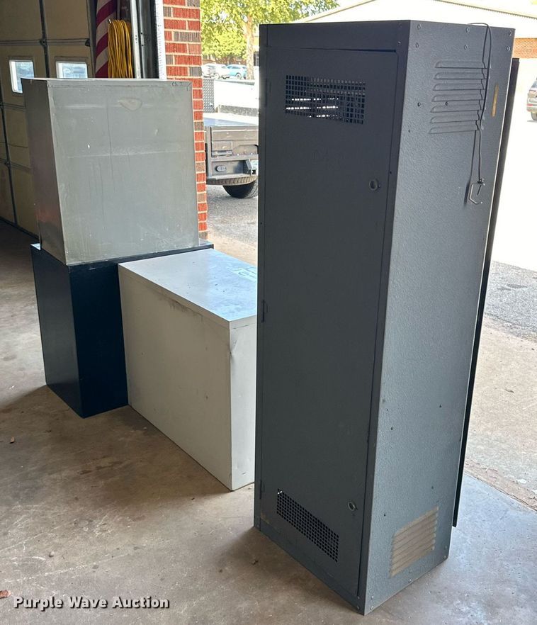 image for item DD3220 (3) filing cabinets