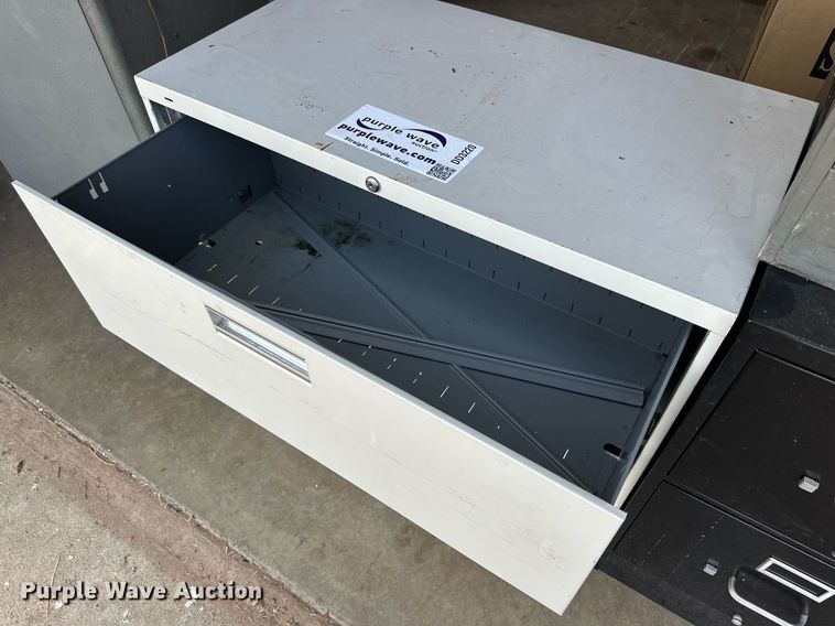 image for item DD3220 (3) filing cabinets