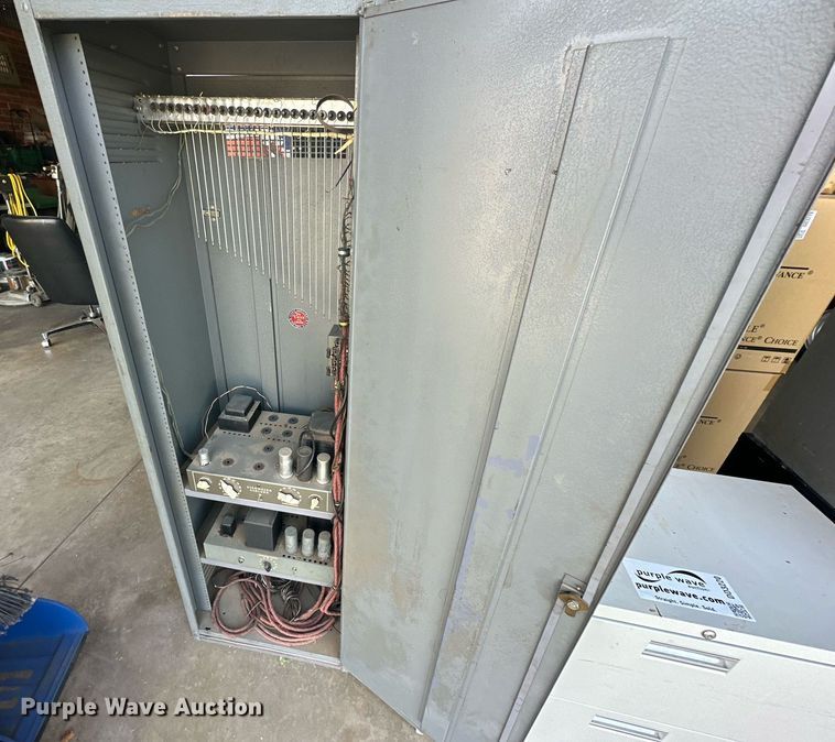 image for item DD3220 (3) filing cabinets