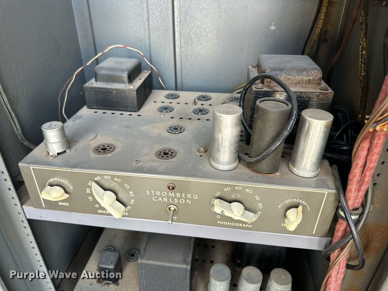 image for item DD3220 (3) filing cabinets