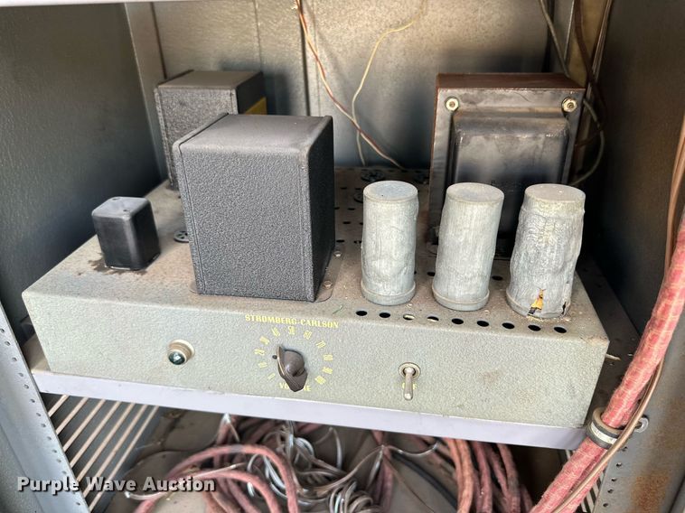 image for item DD3220 (3) filing cabinets