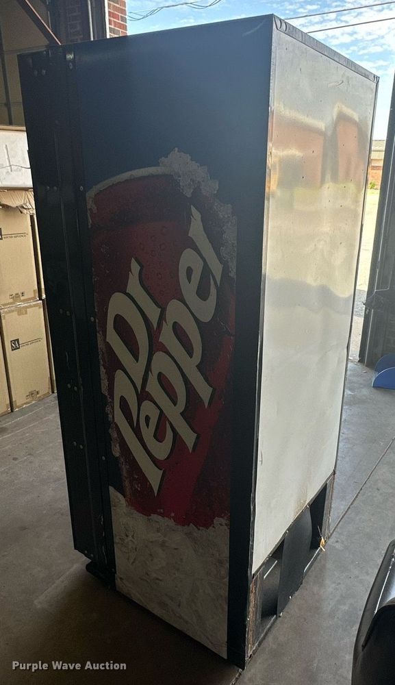 image for item DD3222 Dixie Narco DN276EV4 vending machine 