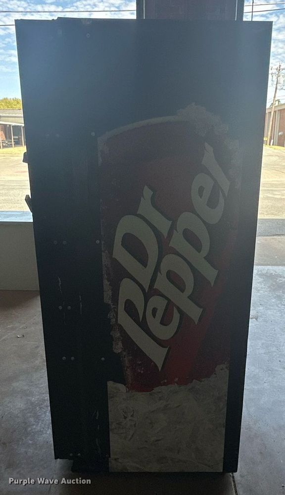 image for item DD3222 Dixie Narco DN276EV4 vending machine 