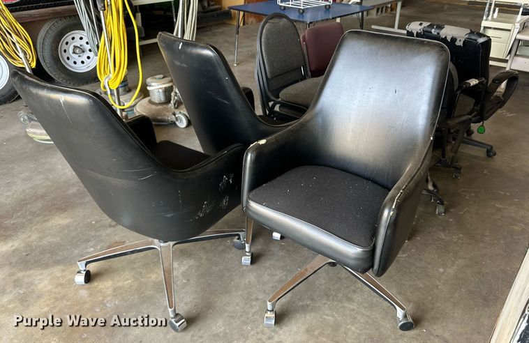 image for item DD3223 (13) chairs 