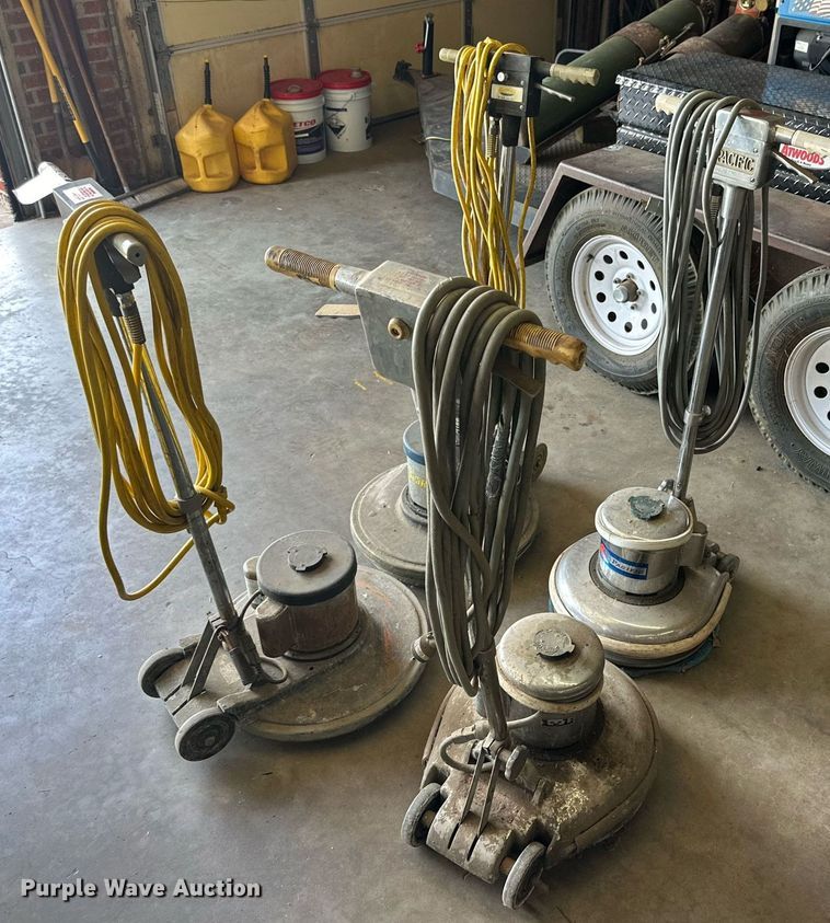 image for item DD3224 (4) floor buffers