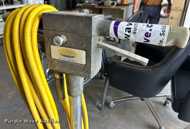 image for item DD3224 (4) floor buffers