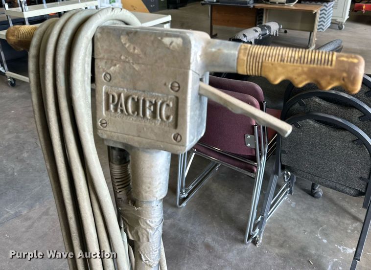 image for item DD3224 (4) floor buffers