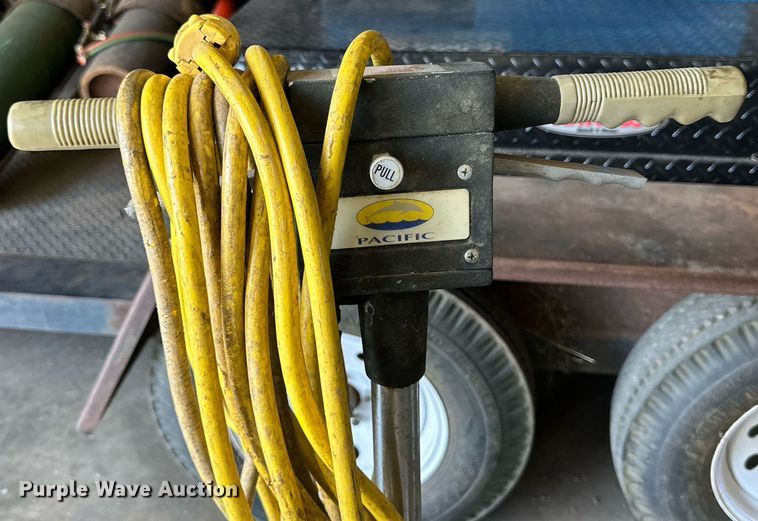 image for item DD3224 (4) floor buffers