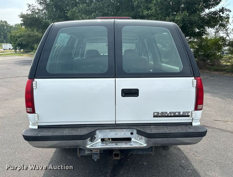 image for item DF8427 1997 Chevrolet Suburban 2500 SUV