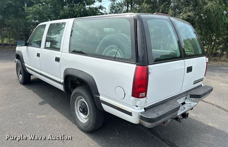 image for item DF8427 1997 Chevrolet Suburban 2500 SUV