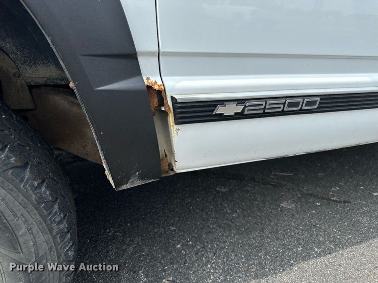 image for item DF8427 1997 Chevrolet Suburban 2500 SUV